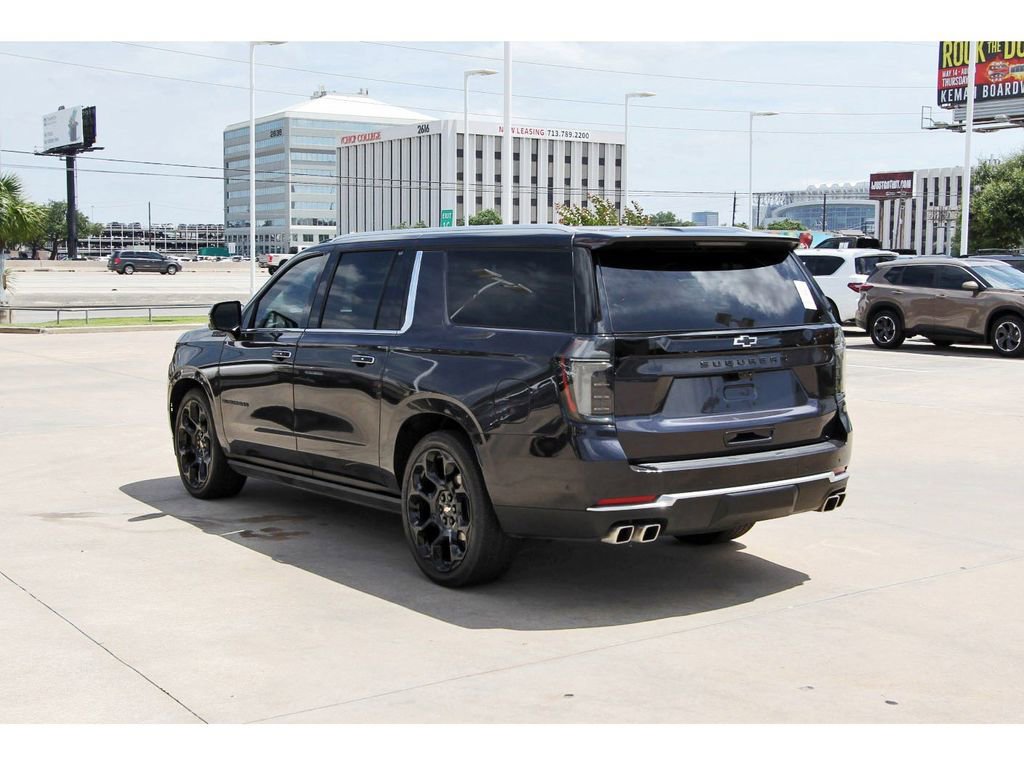 Used 2025 Chevrolet Suburban High Country AWD/4WD image 5