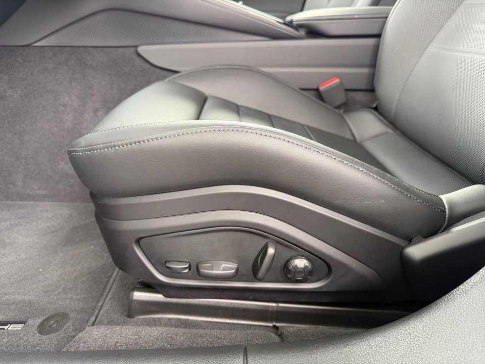 New 2025 Porsche Panamera 4 image 23