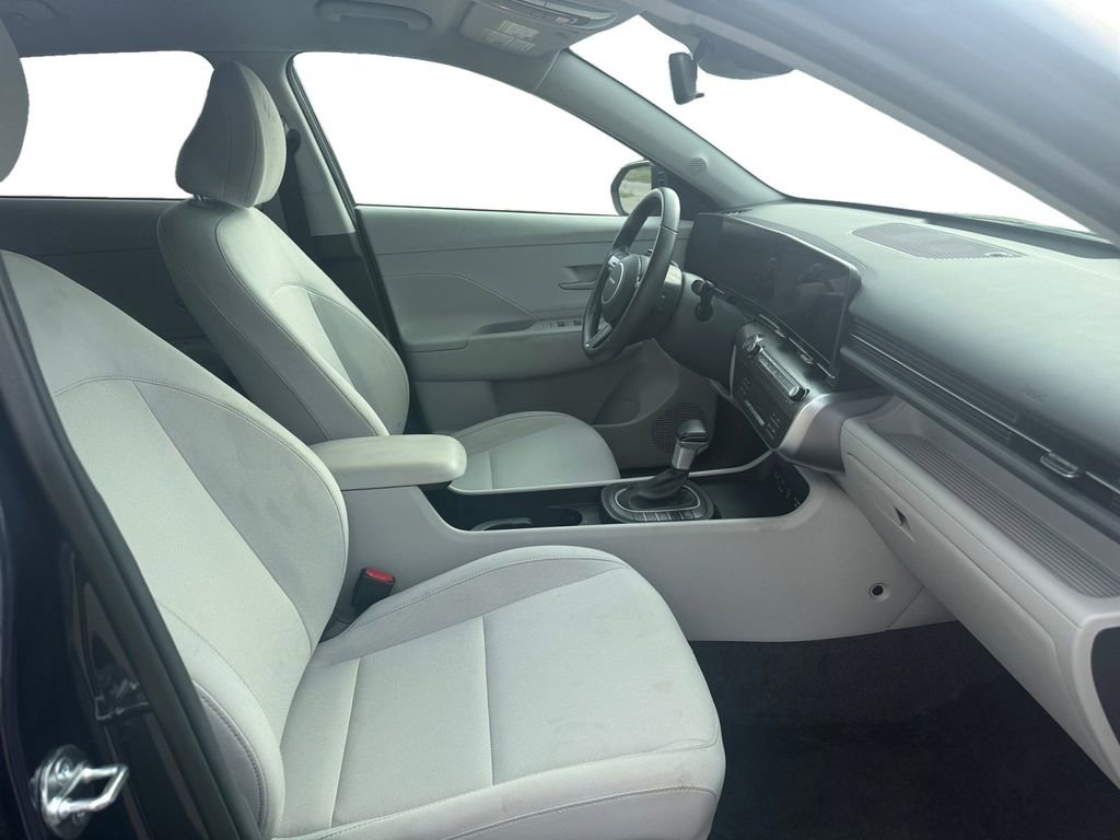 Used 2025 Hyundai Kona SEL image 15