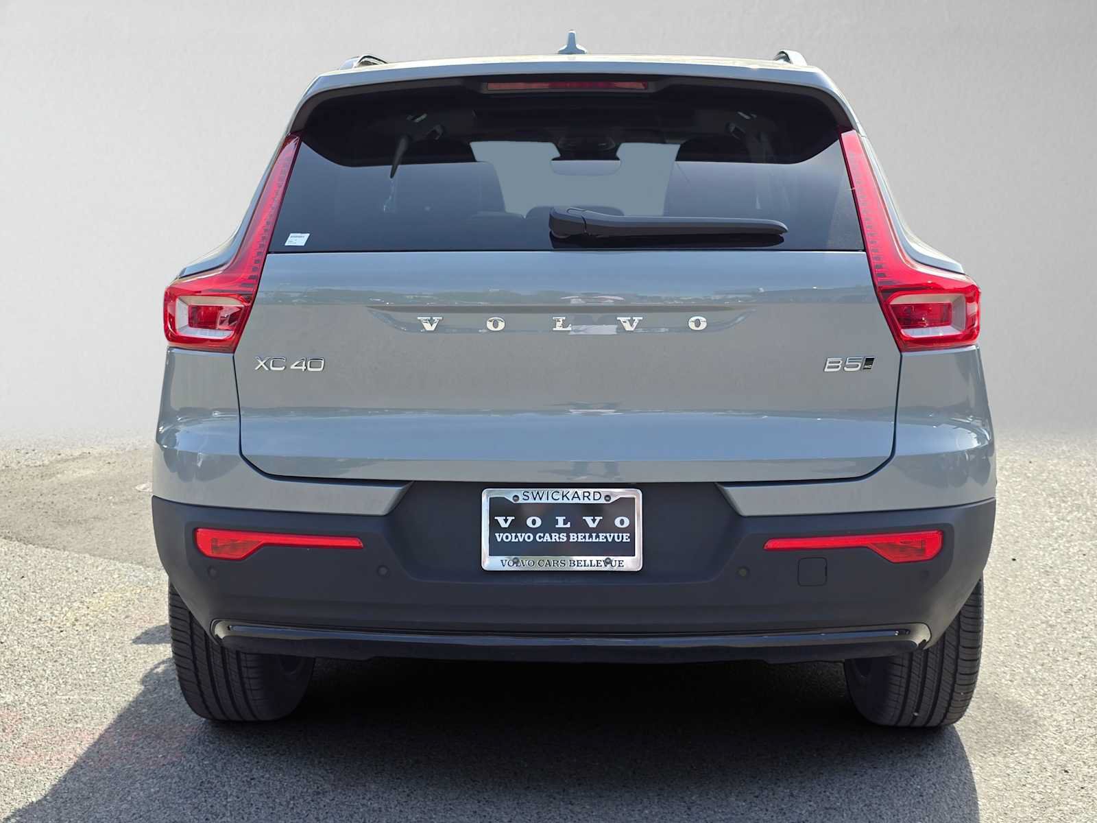 Used 2026 Volvo XC40 B5 Plus w/ Protection Package Premier AWD/4WD image 4