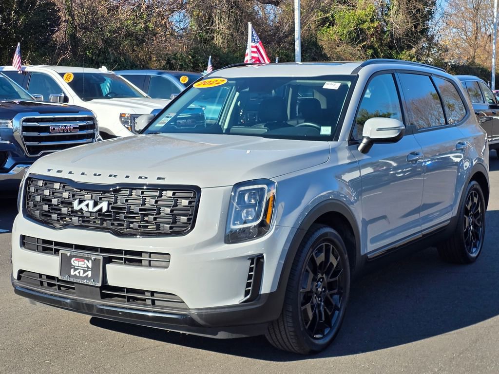 Used 2022 Kia Telluride EX w/ EX Premium Package image 3