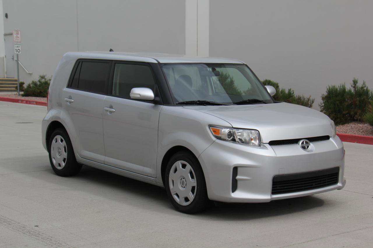 Used 2012 Scion xB image 3