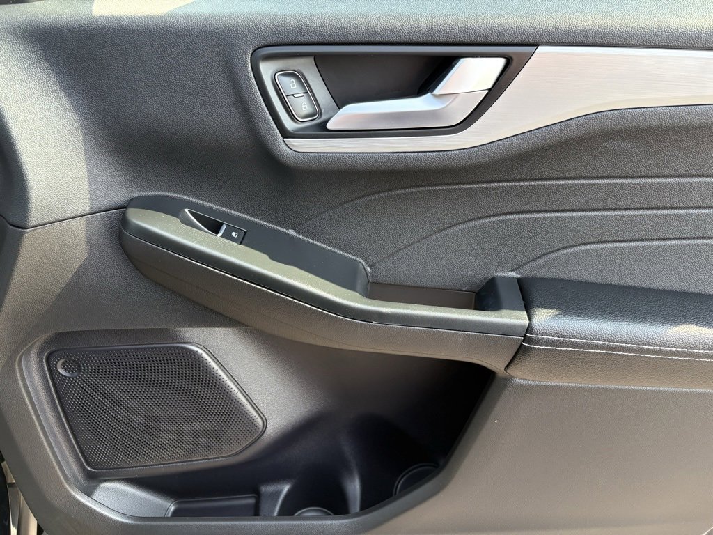 Used 2024 Ford Escape Platinum image 63