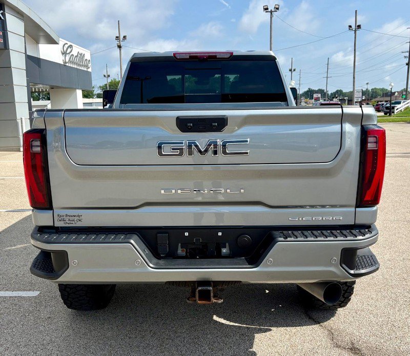 Used 2024 GMC Sierra 2500 Denali Ultimate AWD/4WD image 4