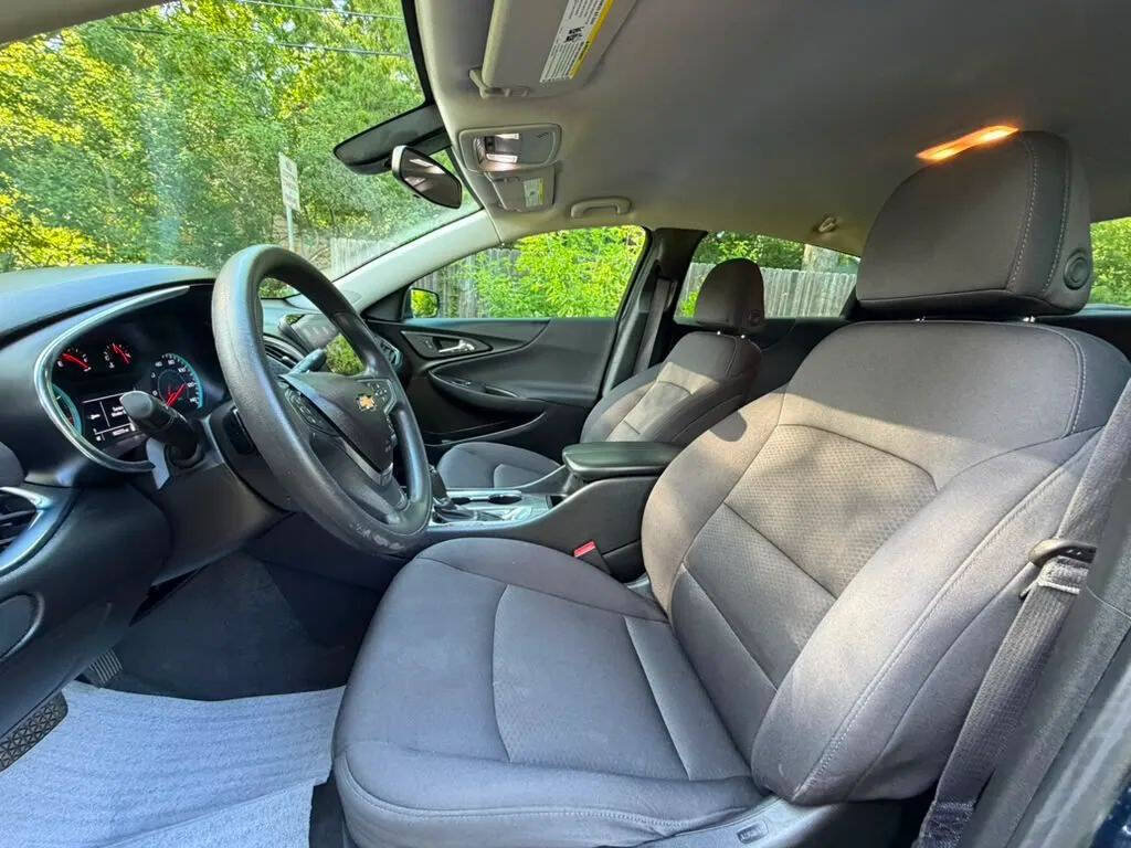 Used 2019 Chevrolet Malibu LT FWD image 10