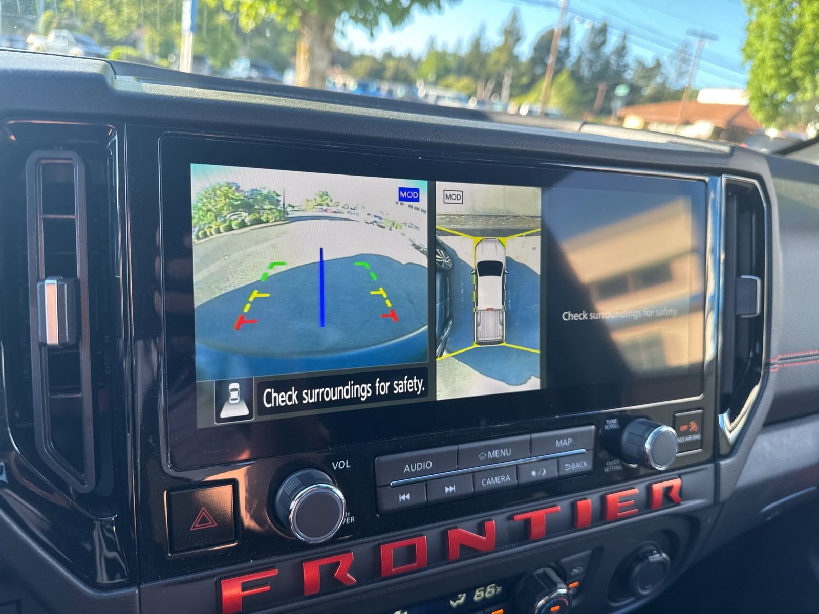 Used 2025 Nissan Frontier PRO-4X w/ Pro Premium Package AWD/4WD image 9