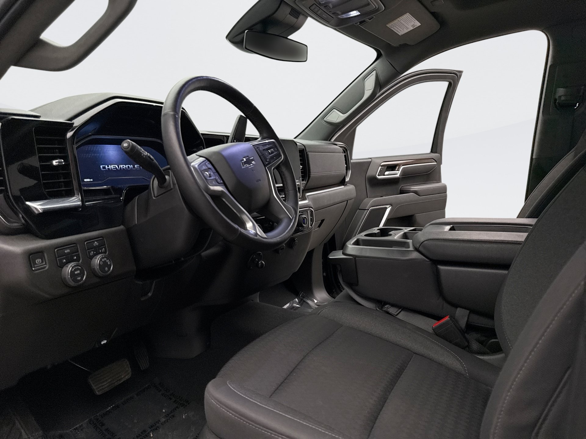 Used 2022 Chevrolet Silverado 1500 LT AWD/4WD image 10