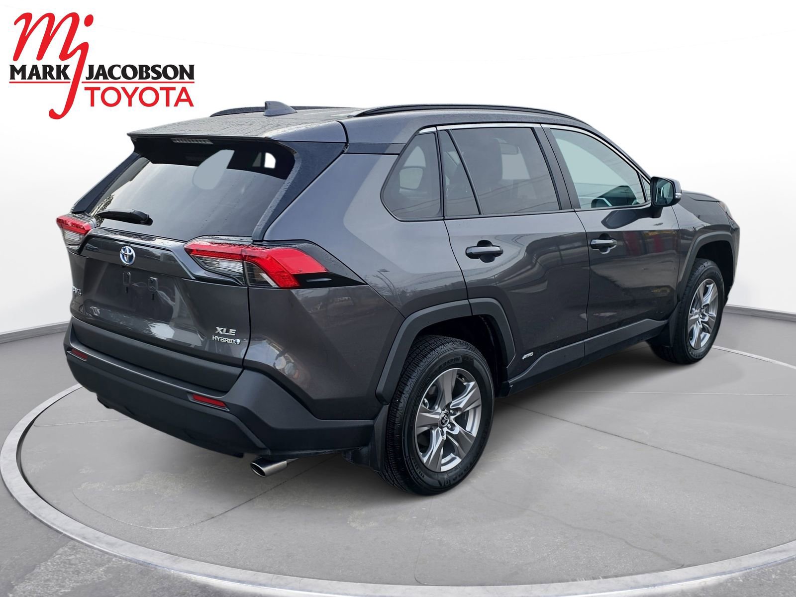 Used 2024 Toyota RAV4 XLE image 9