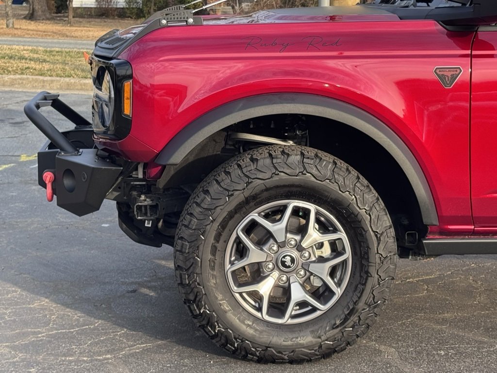 Used 2025 Ford Bronco Badlands image 38