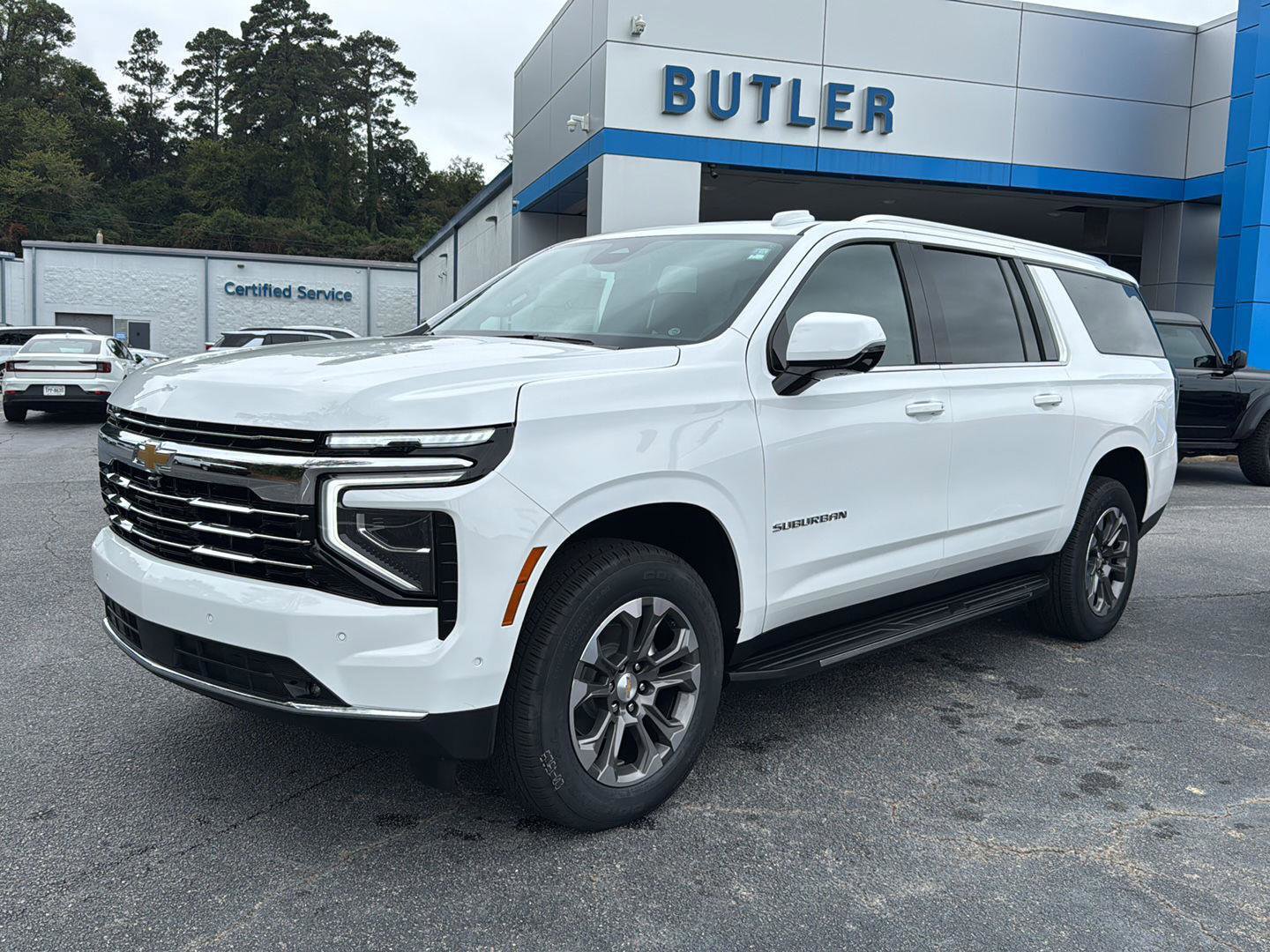 New 2026 Chevrolet Suburban LT image 2