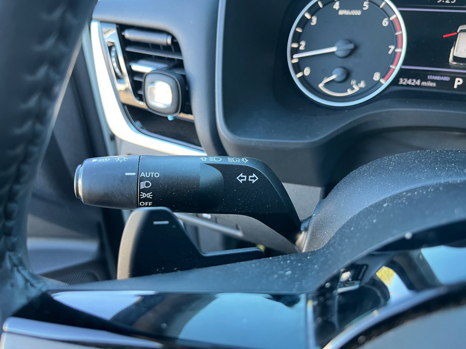 Used 2023 Nissan Rogue SL w/ SL Premium Package image 12