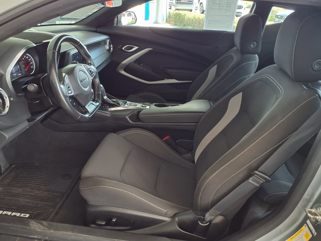 Used 2023 Chevrolet Camaro LT RWD image 17