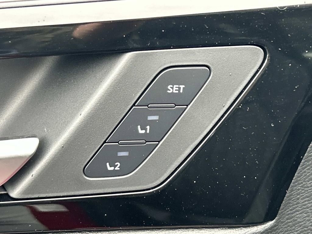 New 2025 Mitsubishi Outlander SEL image 22
