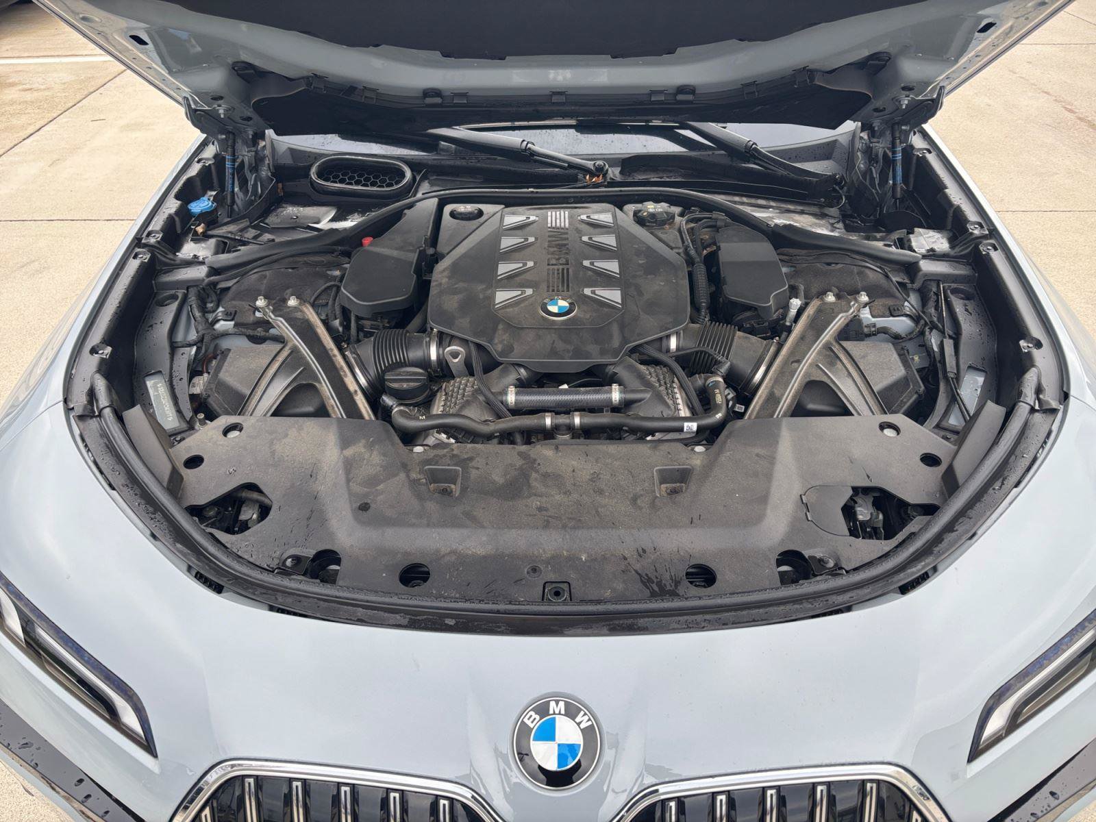 Certified 2023 BMW 760i xDrive AWD/4WD image 32