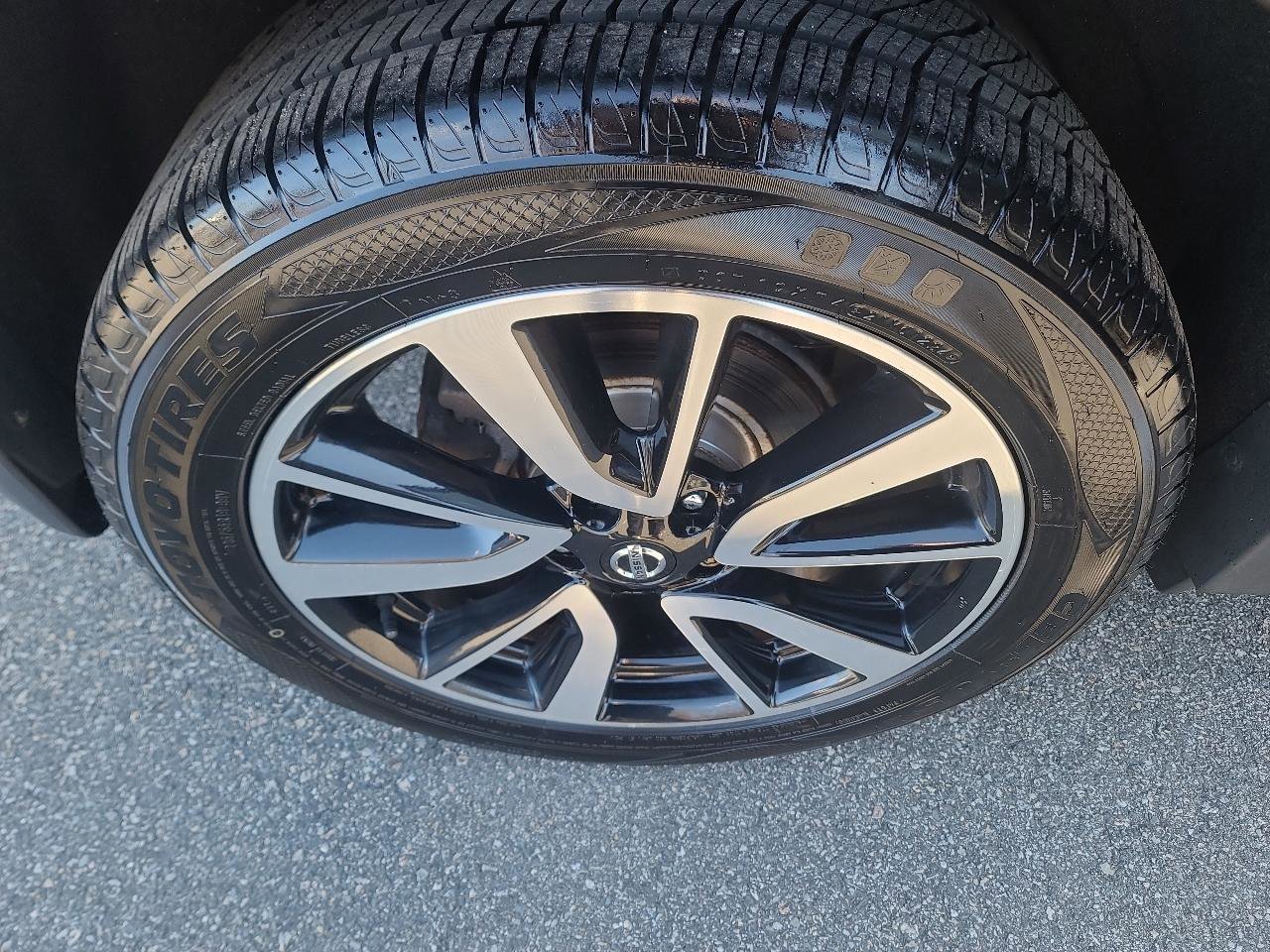 Used 2019 Nissan Rogue SL w/ Premium Package image 25