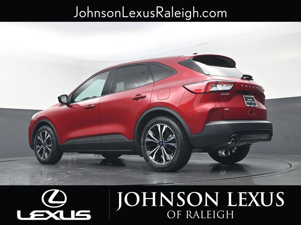 Used 2021 Ford Escape SE w/ SE Sport Appearance Package FWD image 17