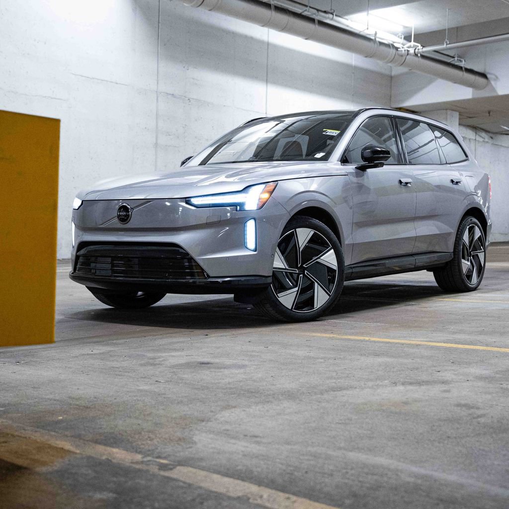 New 2026 Volvo EX90 Ultra image 1