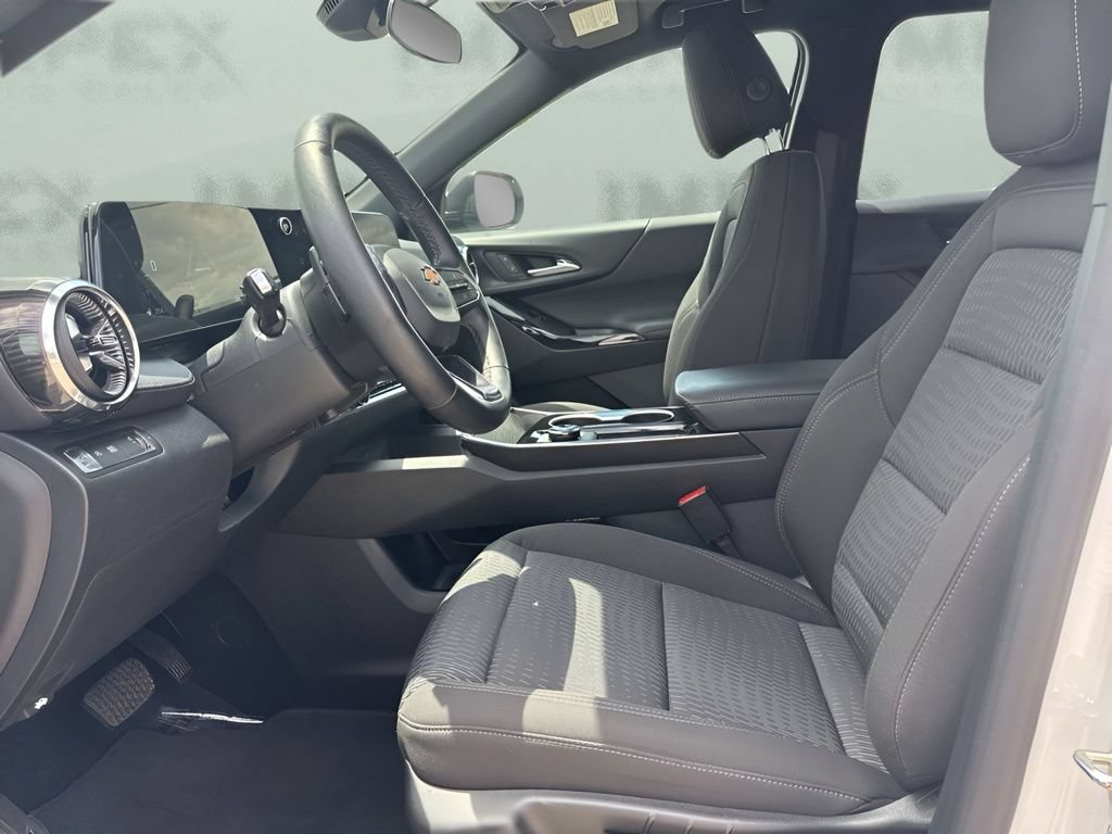 New 2027 Chevrolet Equinox LT FWD image 10
