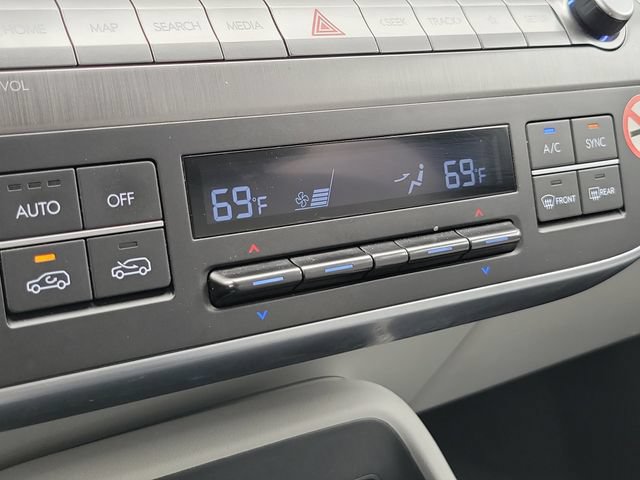 Used 2025 Hyundai Kona SEL FWD image 30
