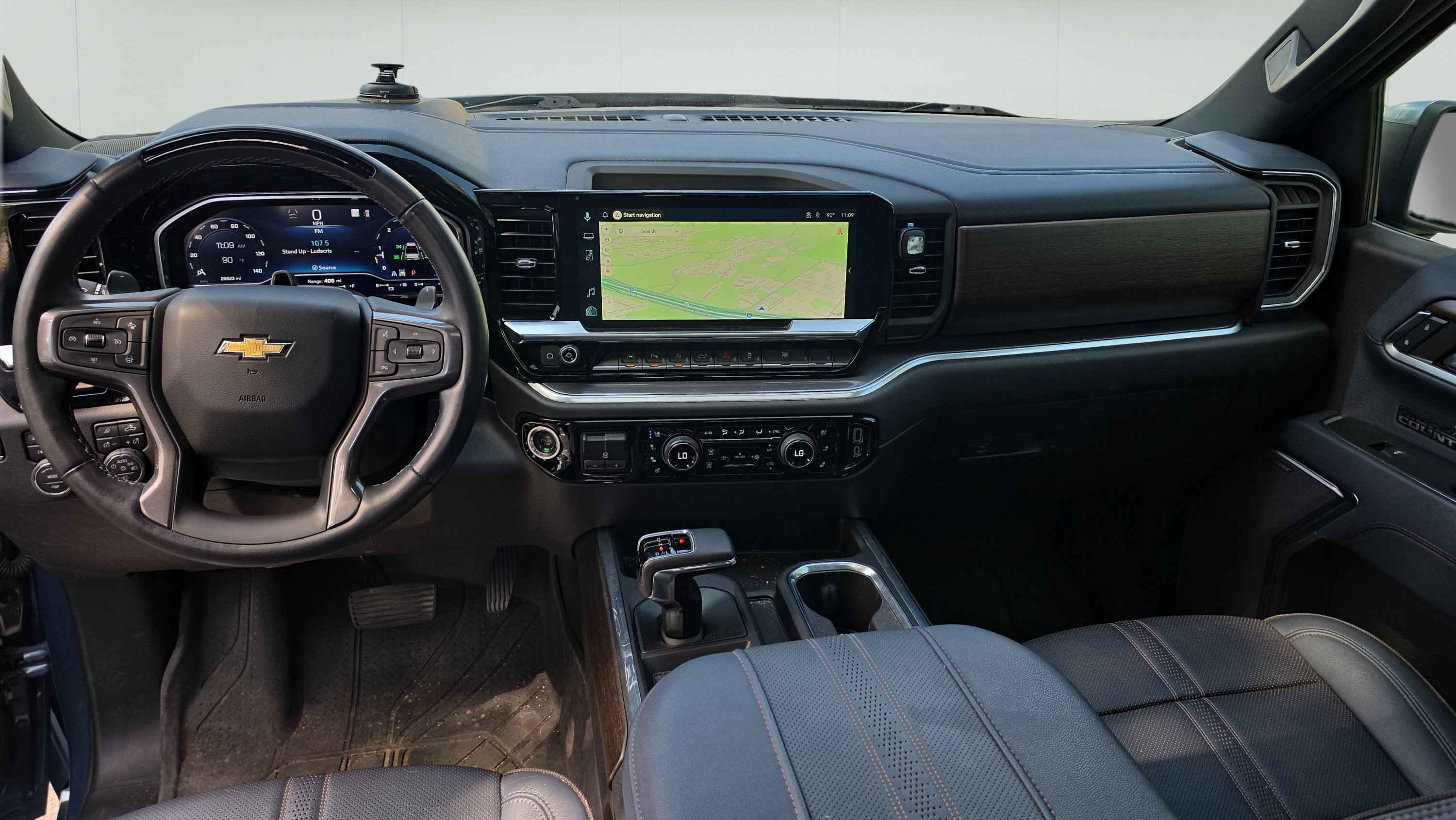 Used 2024 Chevrolet Silverado 1500 High Country AWD/4WD image 23