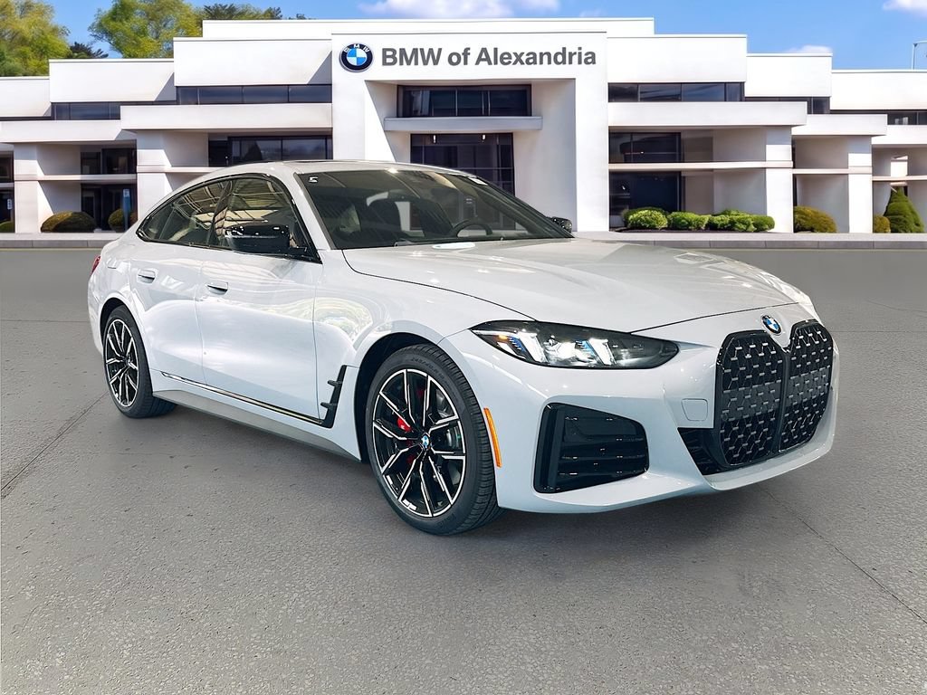 New 2026 BMW 430i xDrive w/ M Sport Package AWD/4WD image 3