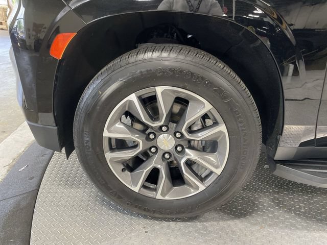 Used 2022 Chevrolet Tahoe LT w/ Luxury Package AWD/4WD image 12