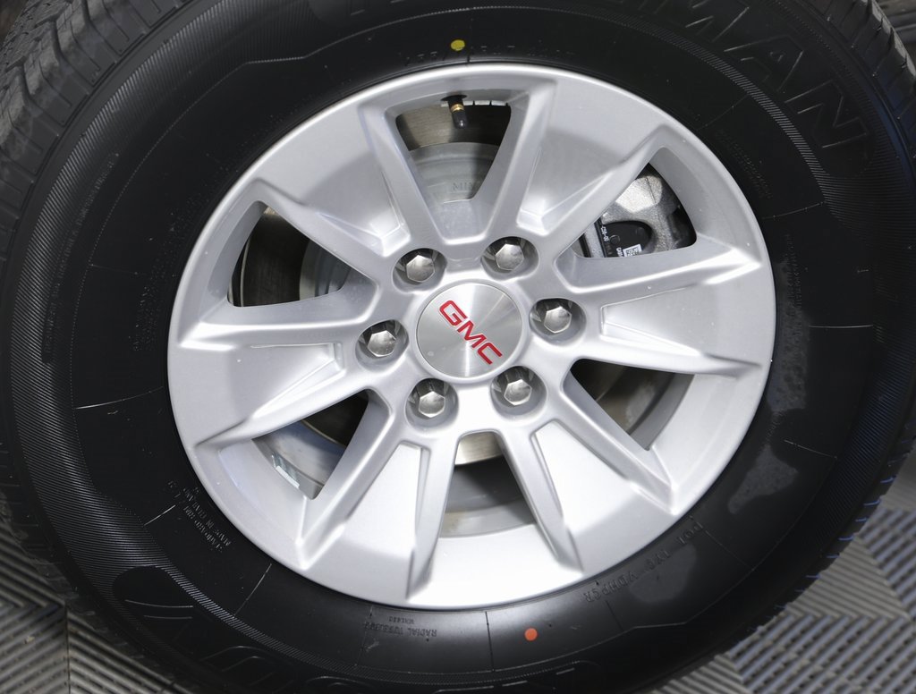 Certified 2024 GMC Sierra 1500 SLE image 8