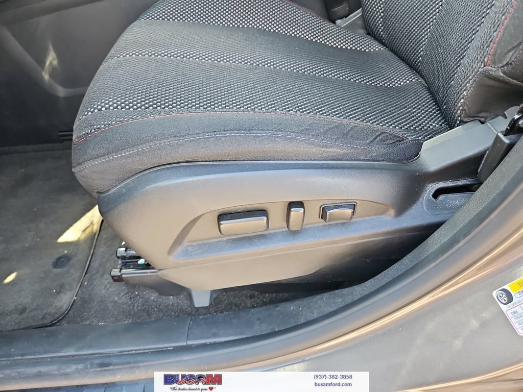 Used 2011 Chevrolet Equinox LT w/ Driver Convenience Package FWD image 14
