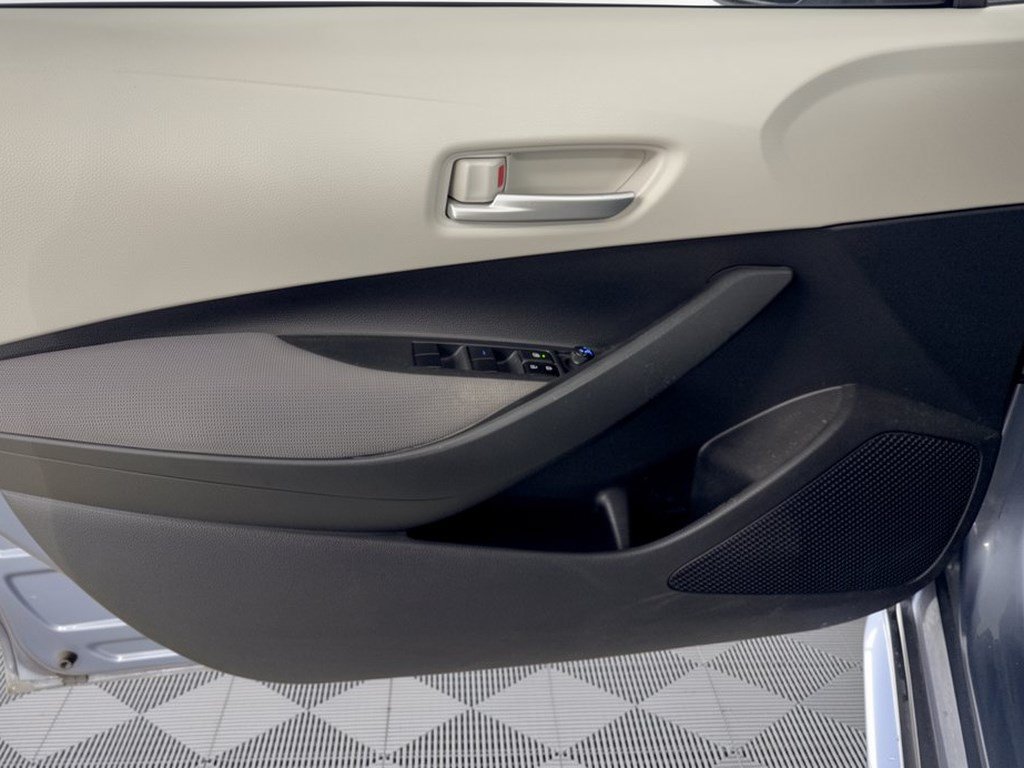 Used 2020 Toyota Corolla LE FWD image 14