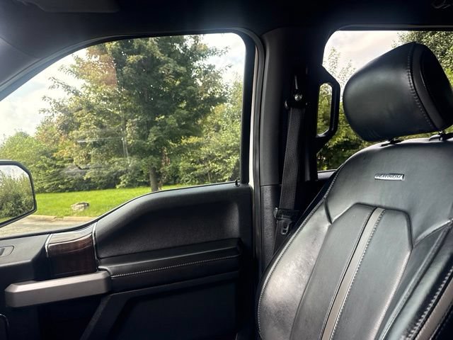 Used 2017 Ford F150 Platinum w/ Equipment Group 701A Luxury AWD/4WD image 16