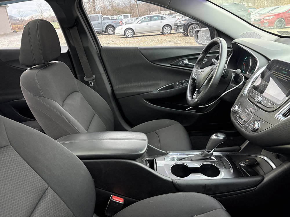 Used 2018 Chevrolet Malibu LT FWD image 5