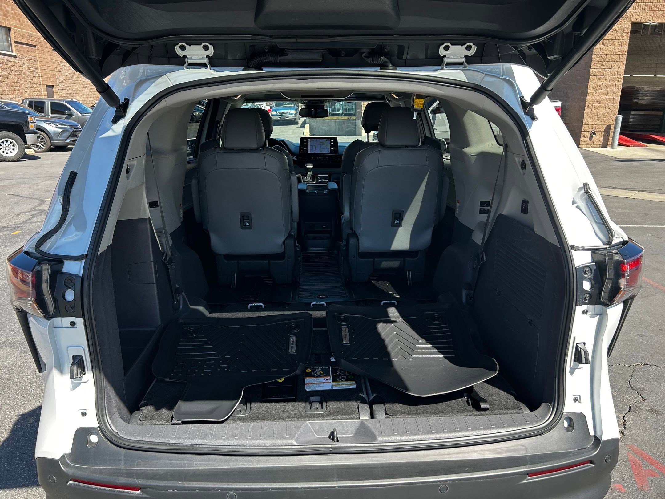 Certified 2023 Toyota Sienna XLE w/ XLE Plus Package image 27