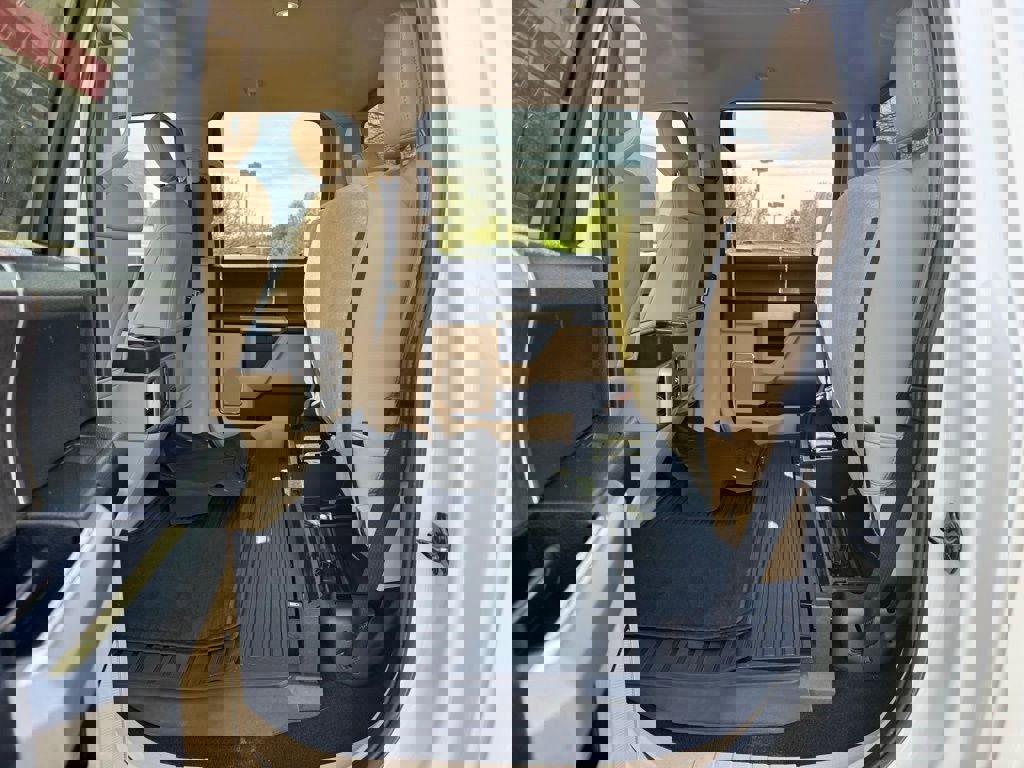 Used 2020 Ford F250 Lariat w/ Chrome Package image 16