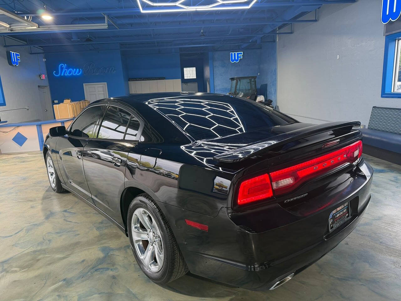 Used 2014 Dodge Charger SXT RWD image 7