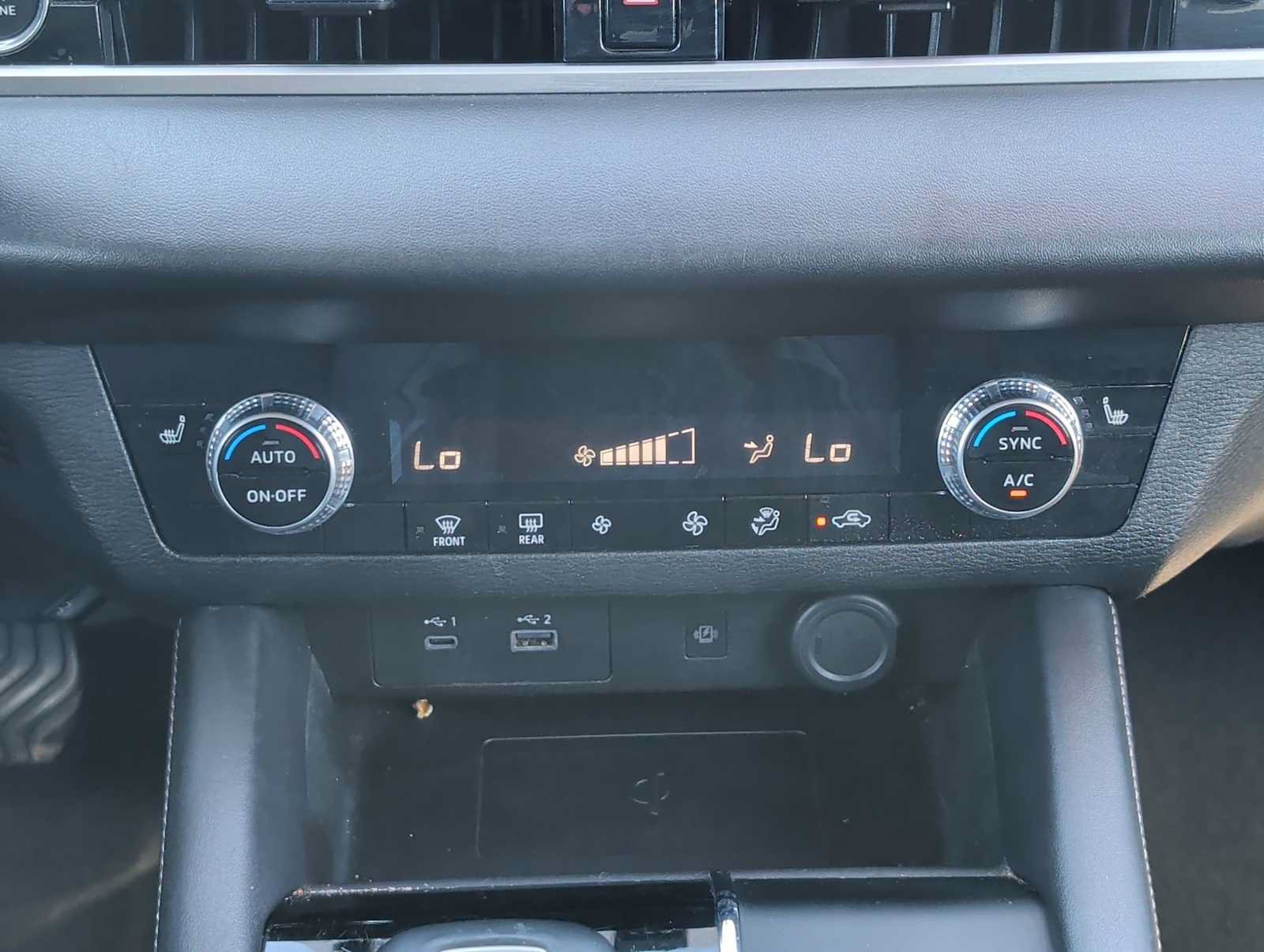 Used 2024 Mitsubishi Outlander FWD image 16