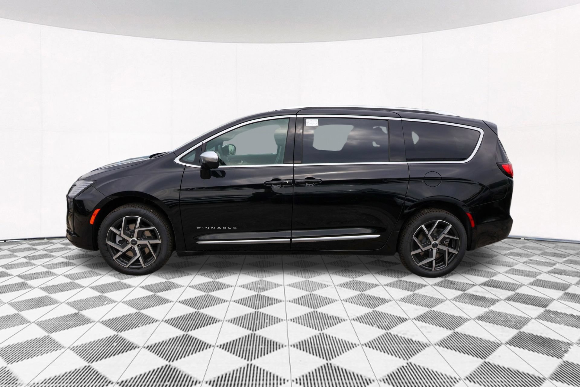 New 2027 Chrysler Pacifica Pinnacle w/ Theater Group AWD/4WD image 8
