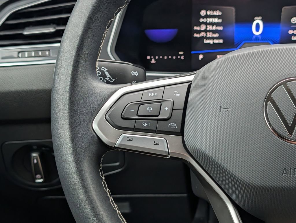 Used 2023 Volkswagen Tiguan SE image 17