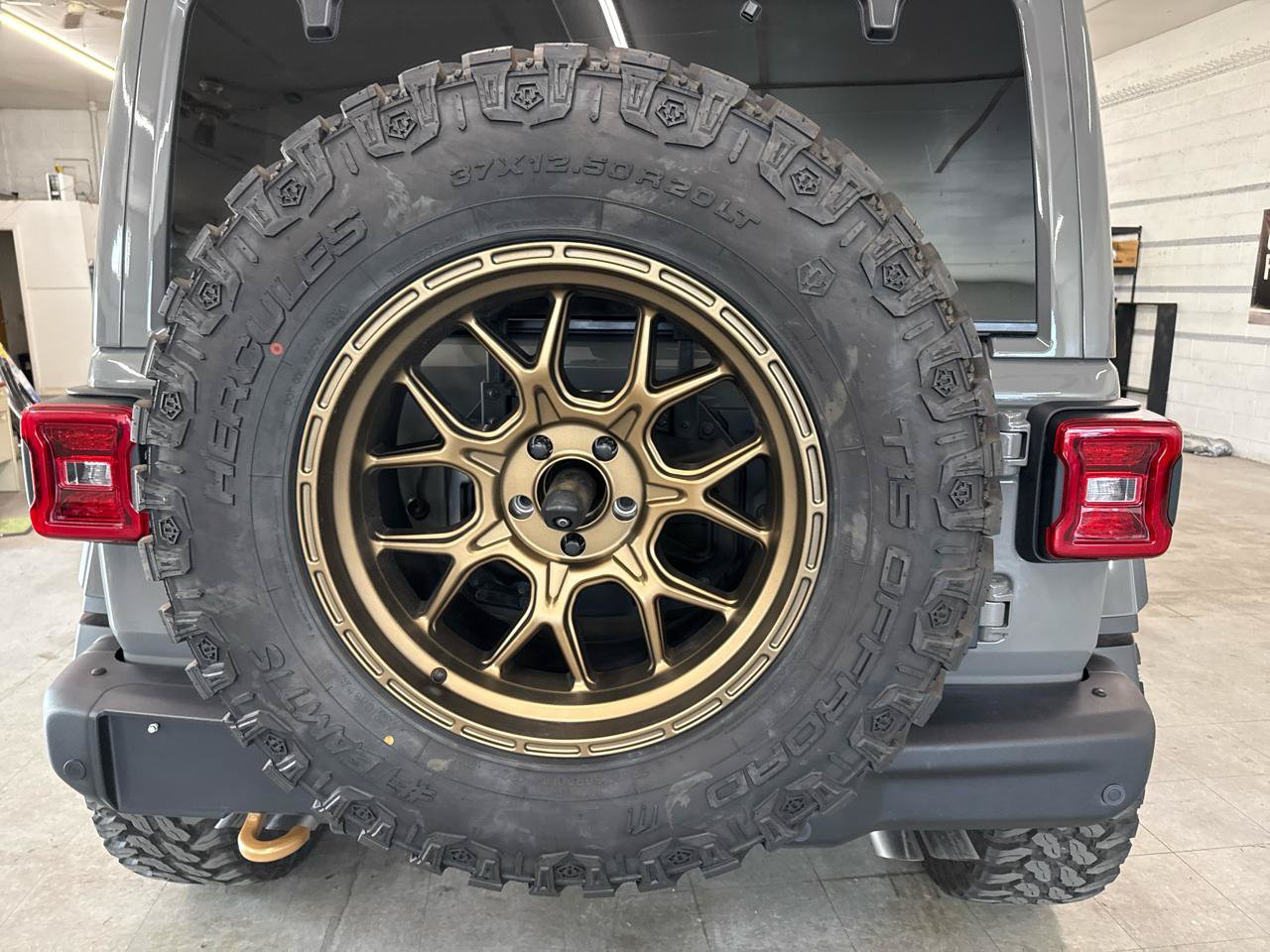 Used 2022 Jeep Wrangler Unlimited Rubicon w/ Xtreme Recon 35" Tire Package AWD/4WD image 95