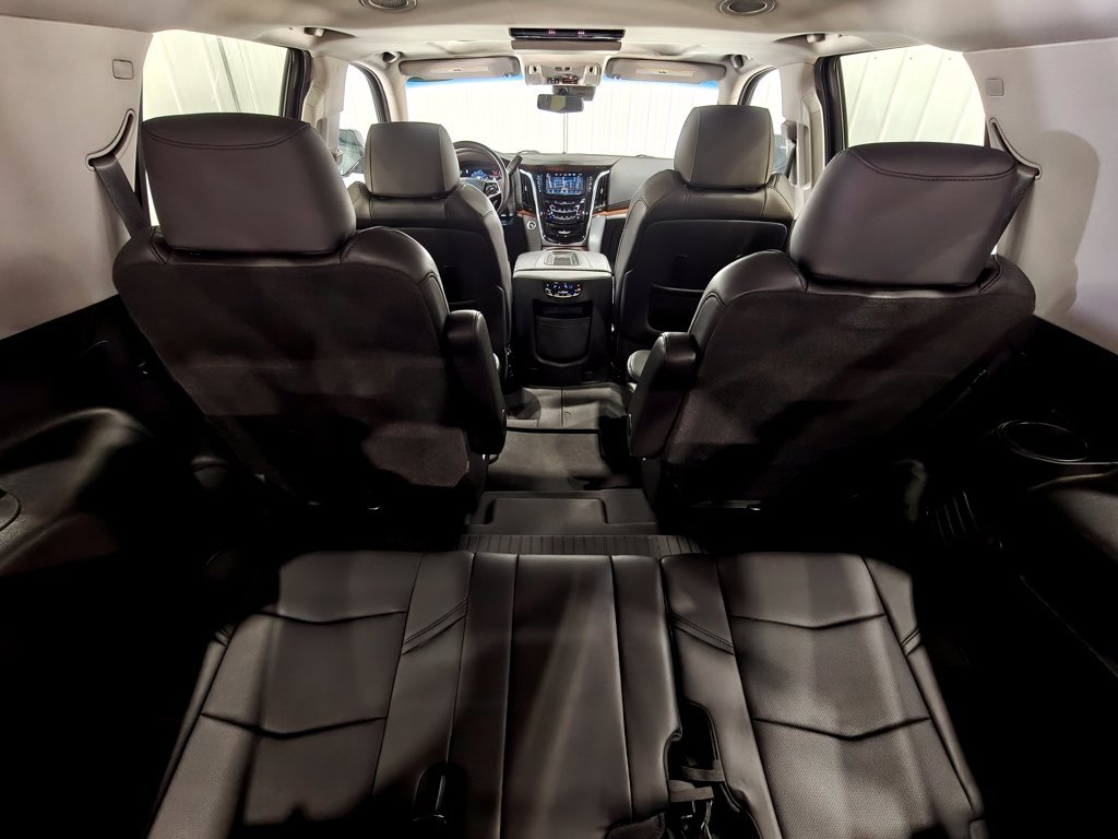 Used 2019 Cadillac Escalade Luxury AWD/4WD image 35