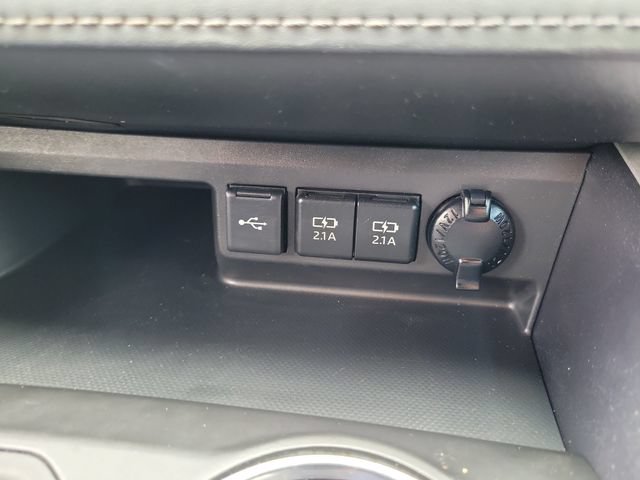 Used 2021 Toyota Highlander XLE FWD image 33