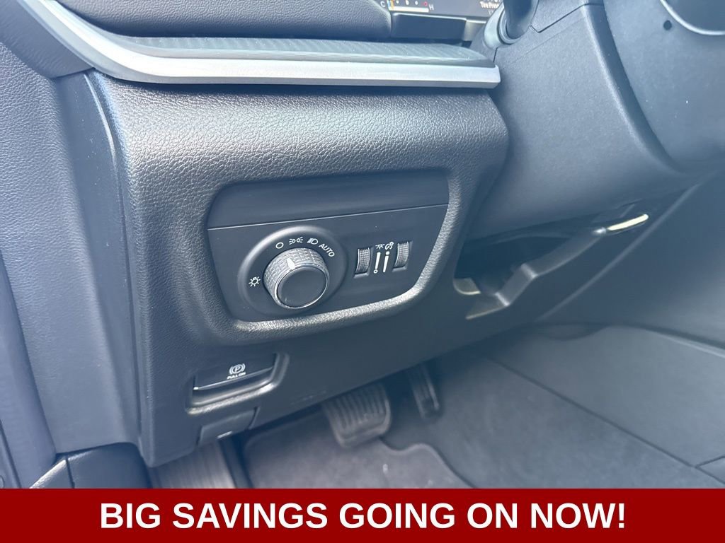 New 2025 Jeep Grand Cherokee L Laredo image 20