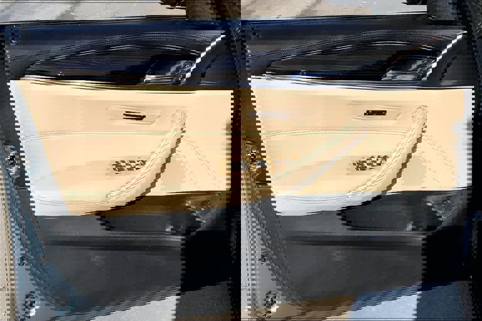 Used 2018 BMW 540i xDrive w/ M Sport Package image 20