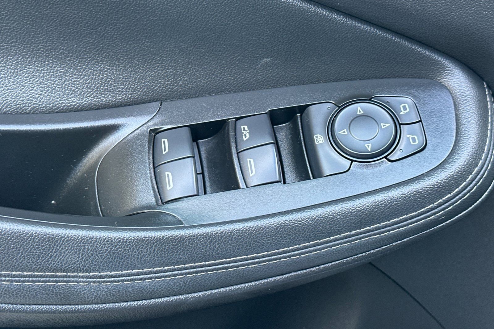 Used 2023 Buick Encore GX Preferred image 12