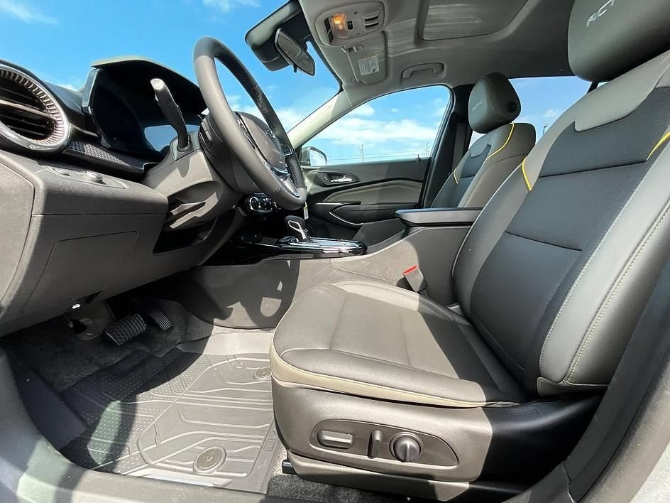 New 2026 Chevrolet Trax ACTIV w/ Sunroof Package FWD image 4