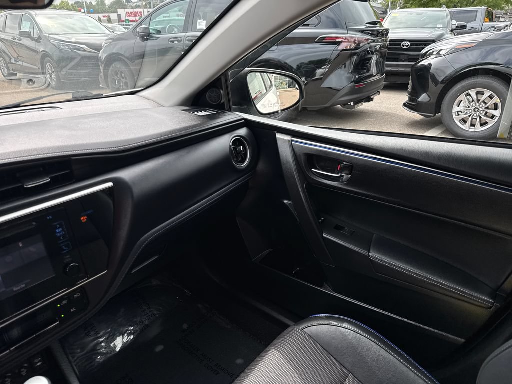 Used 2019 Toyota Corolla SE w/ Carpet Mat Package (TMS) FWD image 28