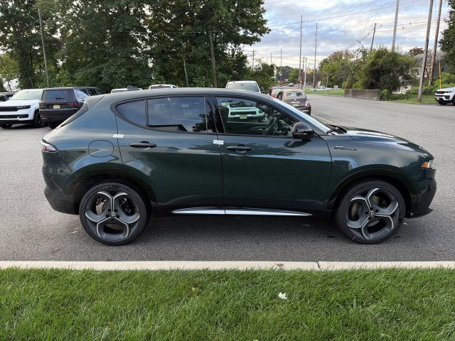 New 2026 Alfa Romeo Tonale w/ Active Assist Package AWD/4WD image 9