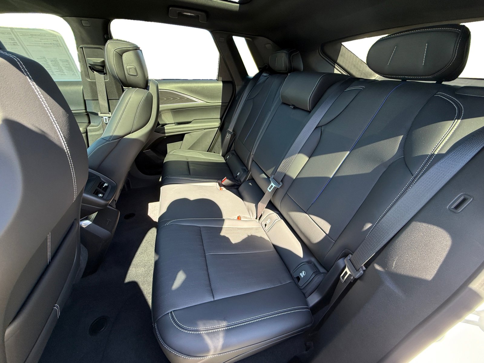 Used 2024 Cadillac Lyriq Luxury image 16