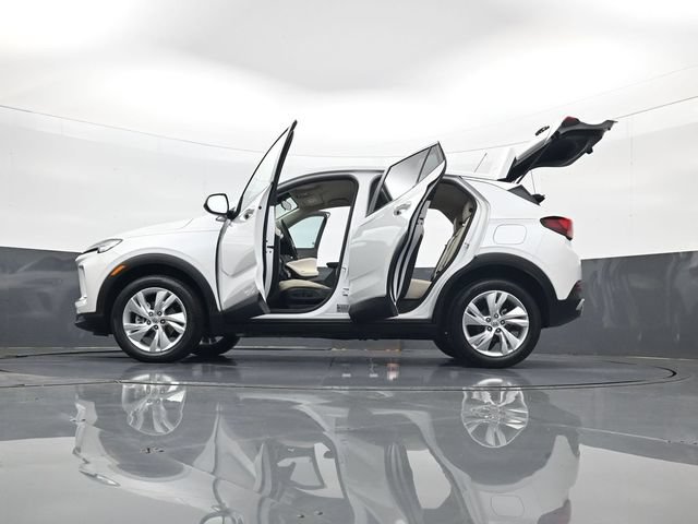 Certified 2024 Buick Encore GX Preferred w/ Comfort Package AWD/4WD image 34