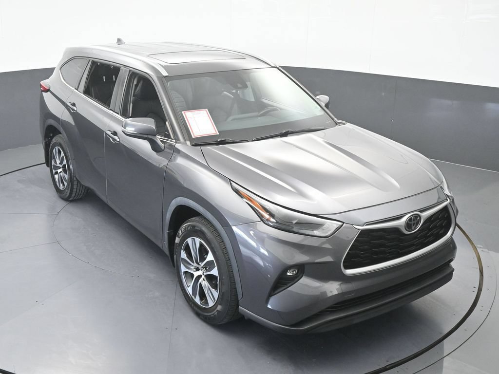 Used 2022 Toyota Highlander XLE AWD/4WD image 54