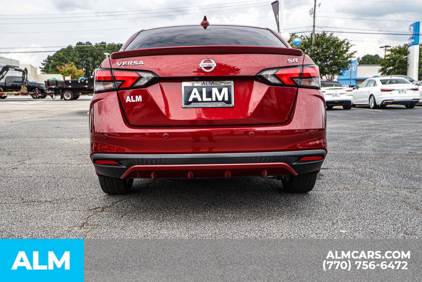 Used 2020 Nissan Versa SR w/ Convenience Package image 13